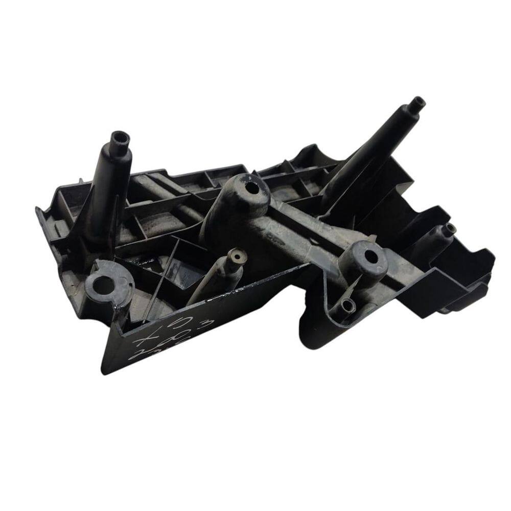 Suporte Acabamento Esquerdo Porta Malas Bmw X5 2005