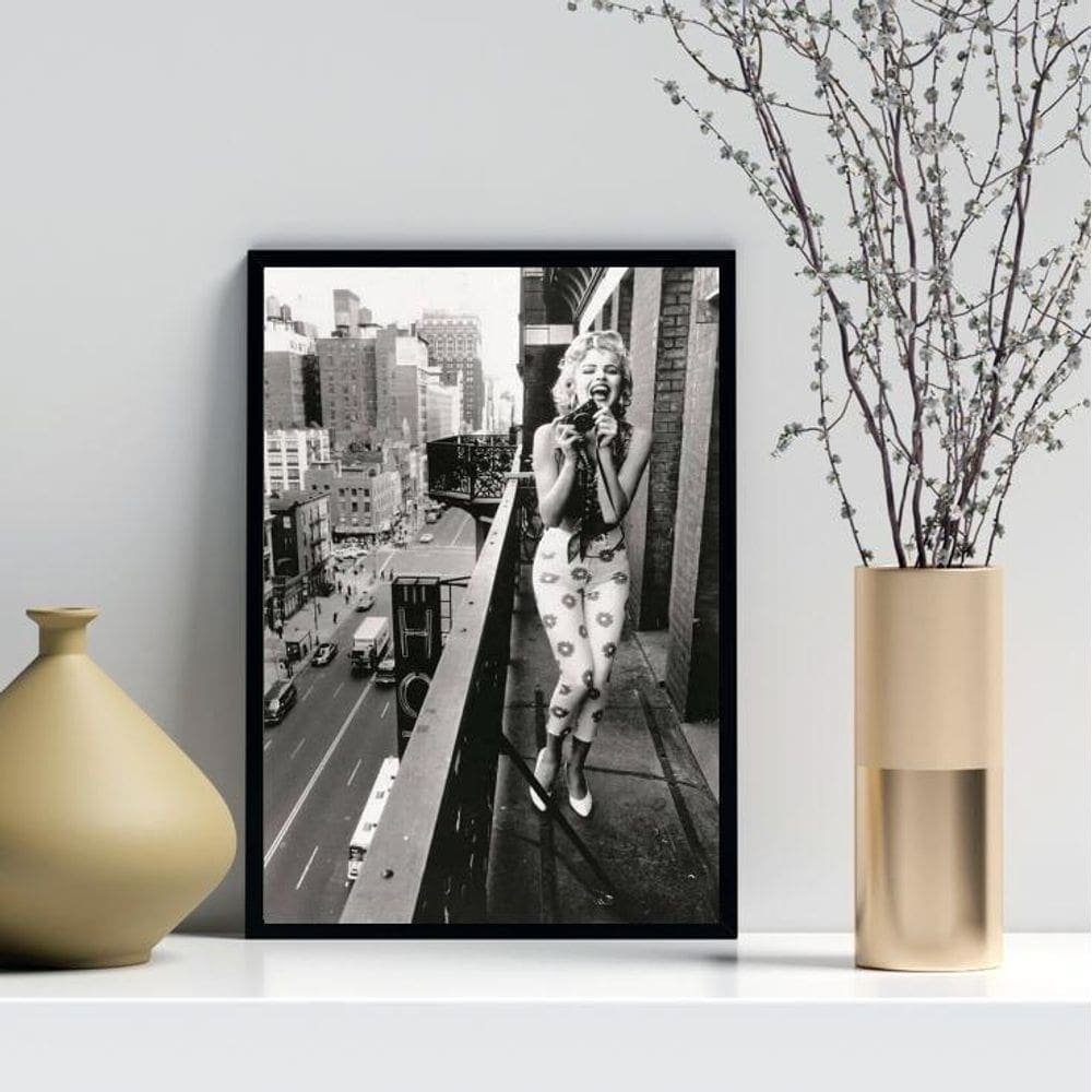 Quadro Marilyn Monroe Com Câmera Fotográfica 45X34Cm