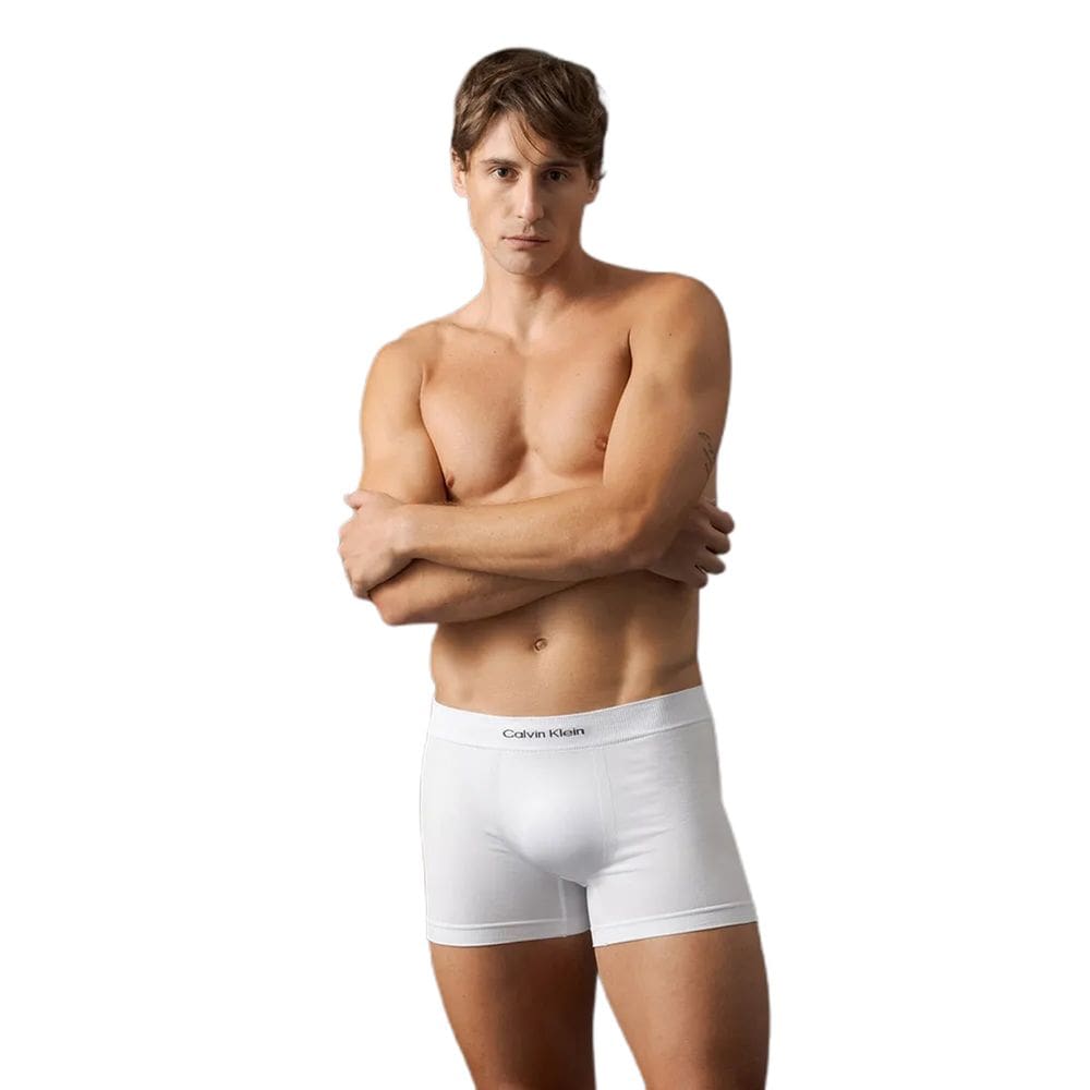 Cueca Trunk Seamless Modern Logo Calvin Klein Branca Del0029