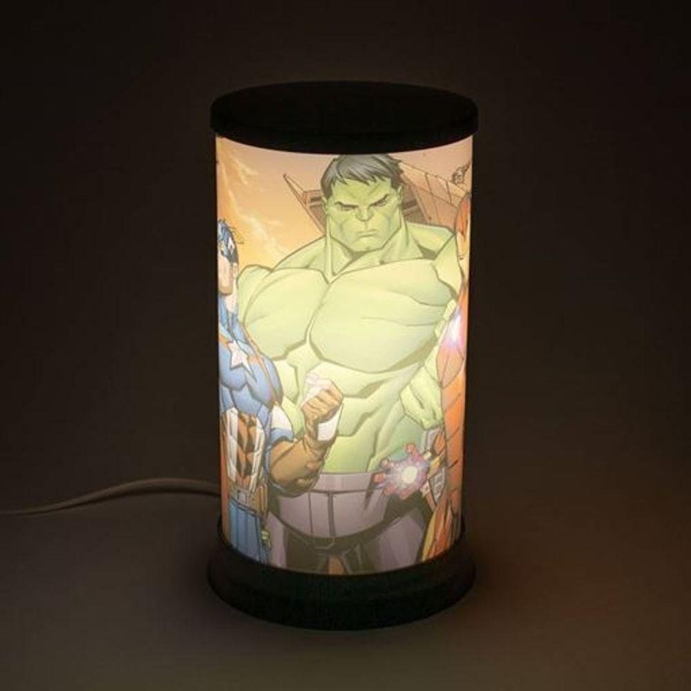 Luminária Hug Super Heróis Marvel - Iluminação Decorativa Que Encanta Qualquer Espaço