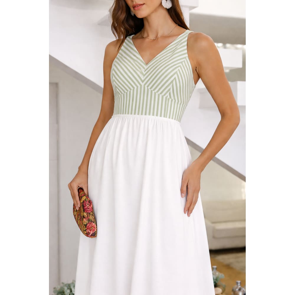 Blusa Cropped Feminino Listrado com Alça Decote V Forrado