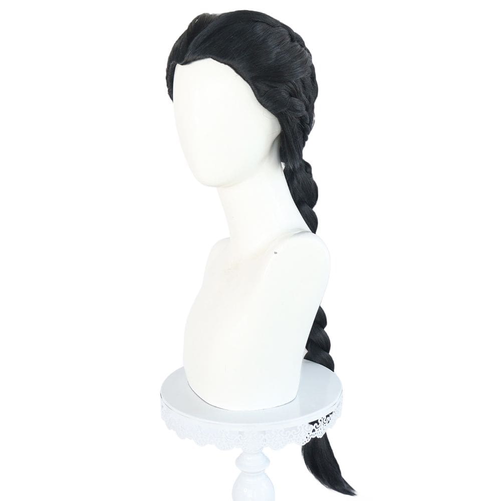 Peruca de cosplay mostra traje de anime de brancos e rainhas do mal