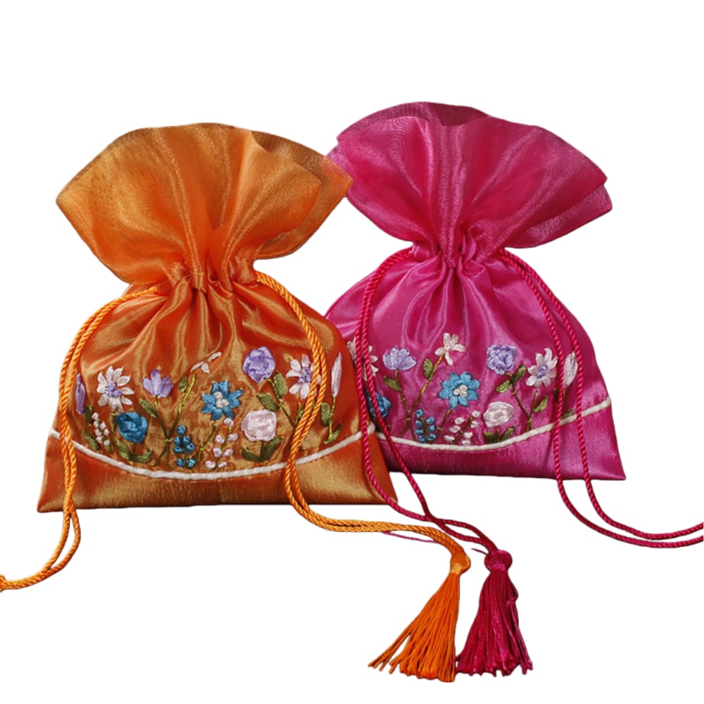 Conjunto de sacolas de presente bordadas com cordão floral x2