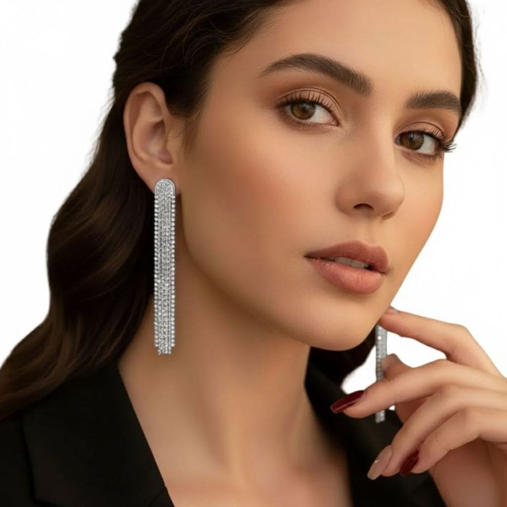 Brinco longo de strass sofisticado para eventos especiais