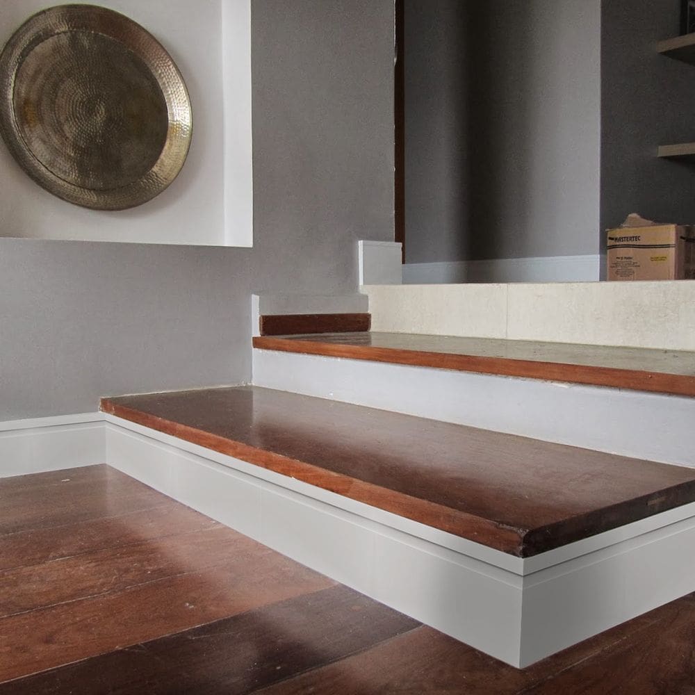 Rodapé de MDF Frisado de 7cmX2,40m Rende 2,4 Metros 702 Branco