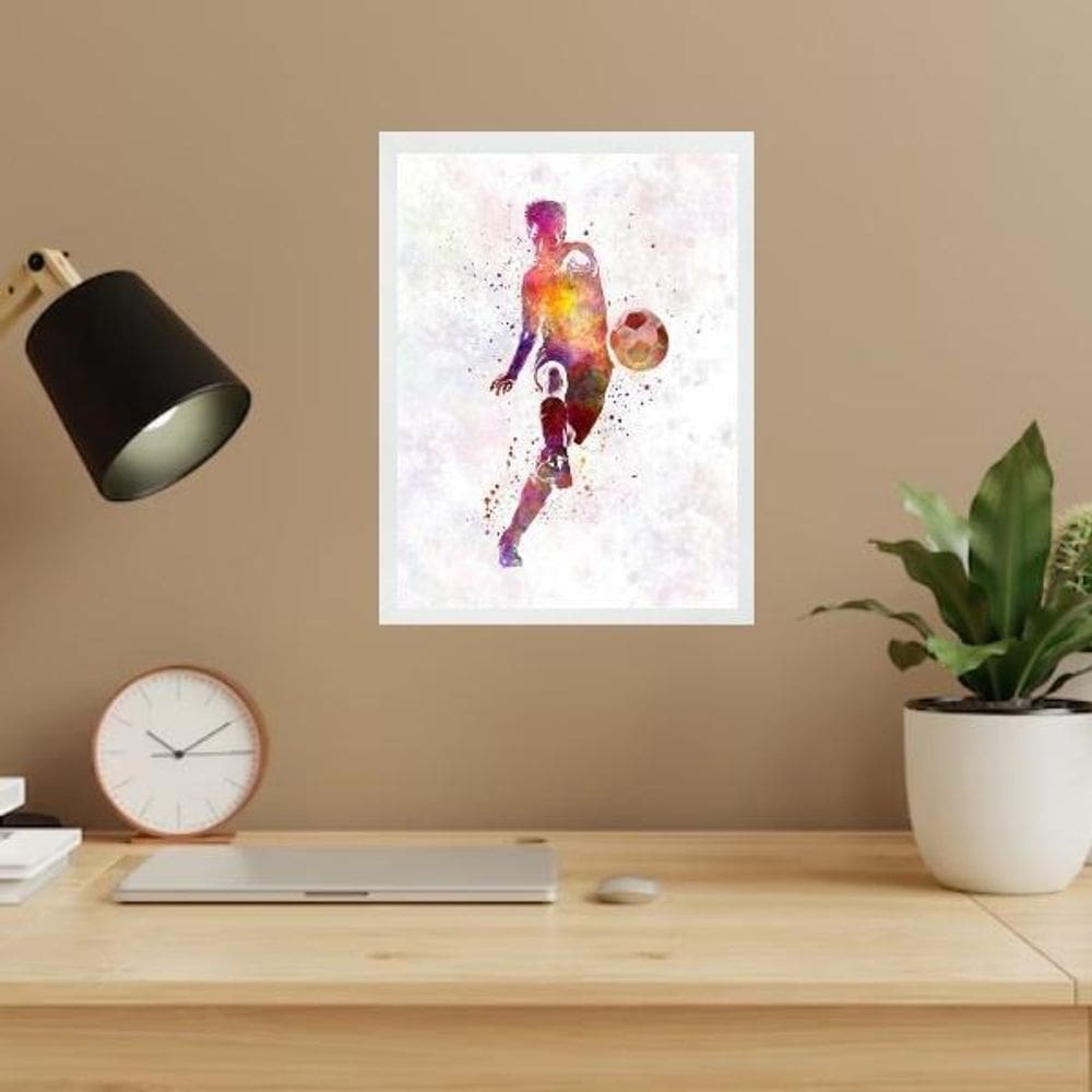 Quadro Decorativo Homem Jogando Futebol 45X34Cm - Com Vidro