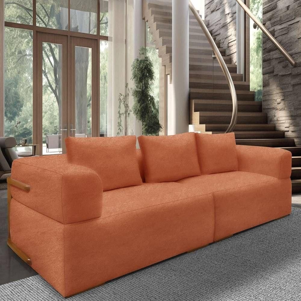 Sofá 3 Lugares 2,40m Em Tecido Bouclé Com Aplique Em Madeira – Scott Lucadi Terracota