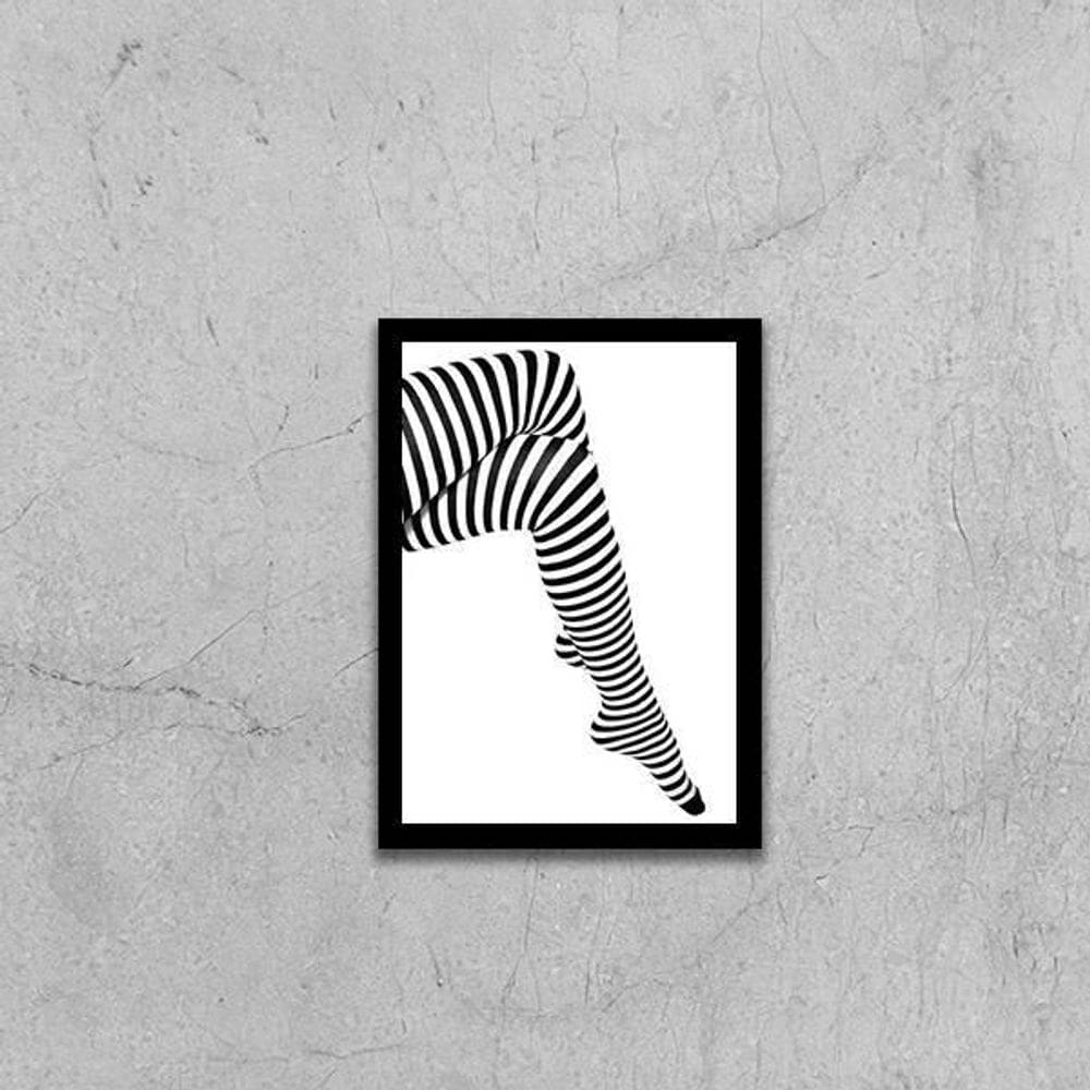 Quadro Fotografia Pernas Mulher 45X34Cm Com Vidro Preta