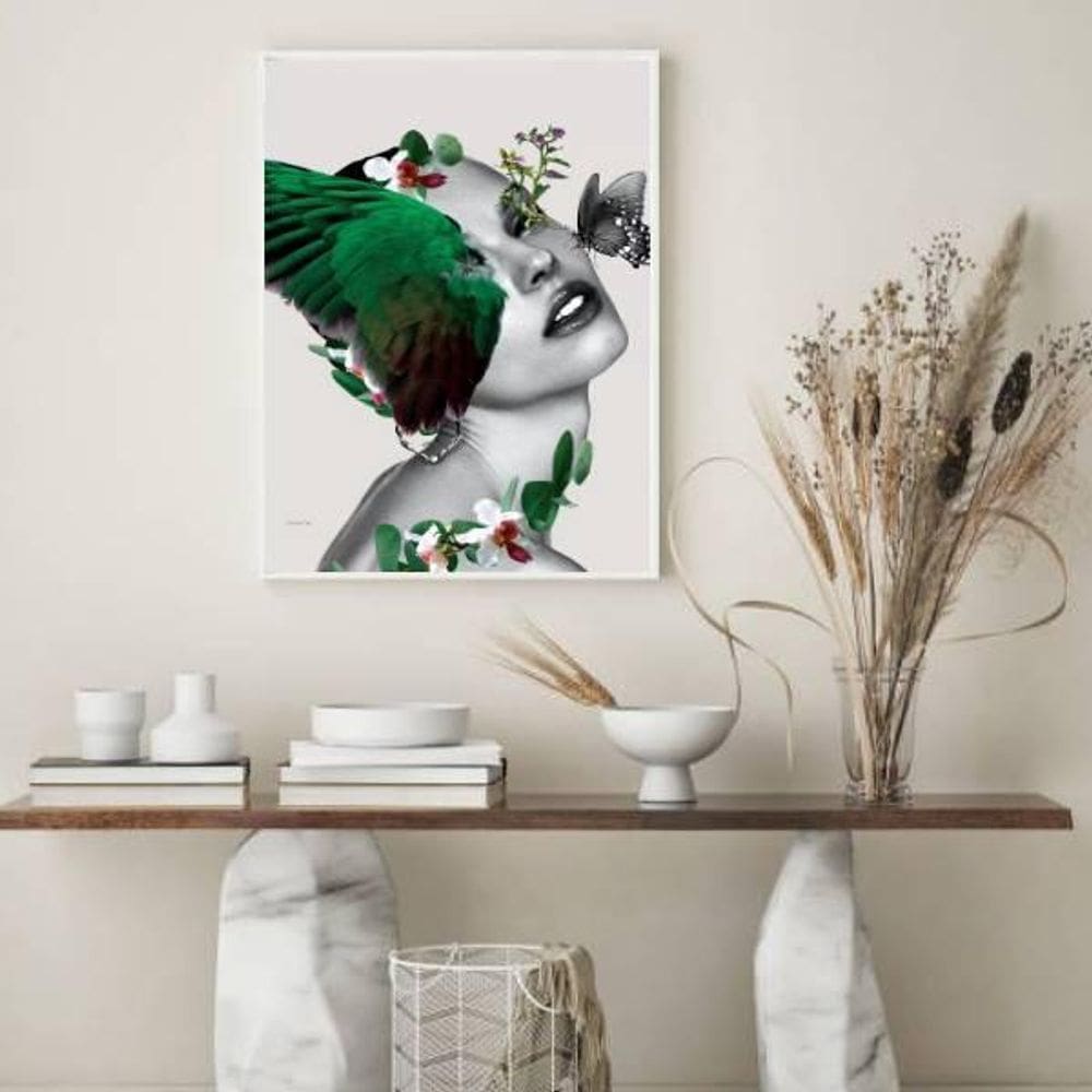 Quadro Decorativo Rosto Mulher  Asa 45X34 Vidro Branca