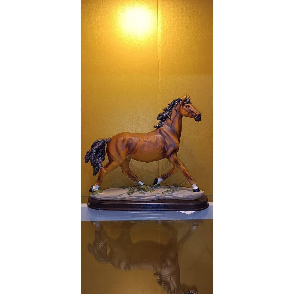 Enfeite Animal Cavalo De Resina Decorativo 30Cm
