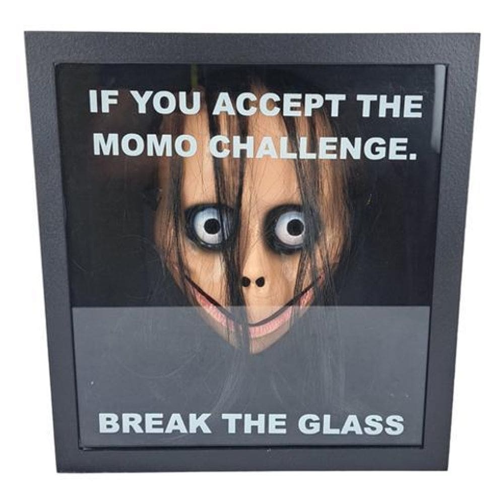 Quadro Geek Boneca Momo Challenge Coleção Enfeite Decoração