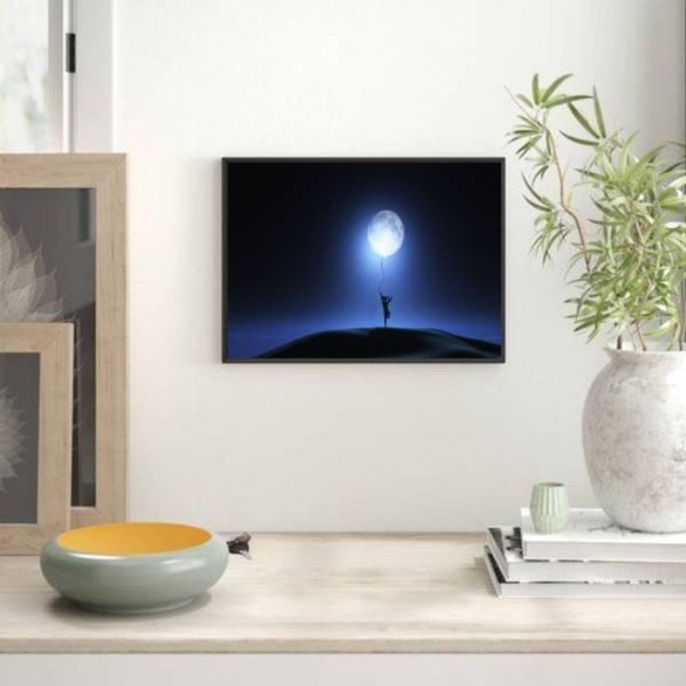 Quadro Fotografia Menina Com Lua 24X18Cm - Com Vidro