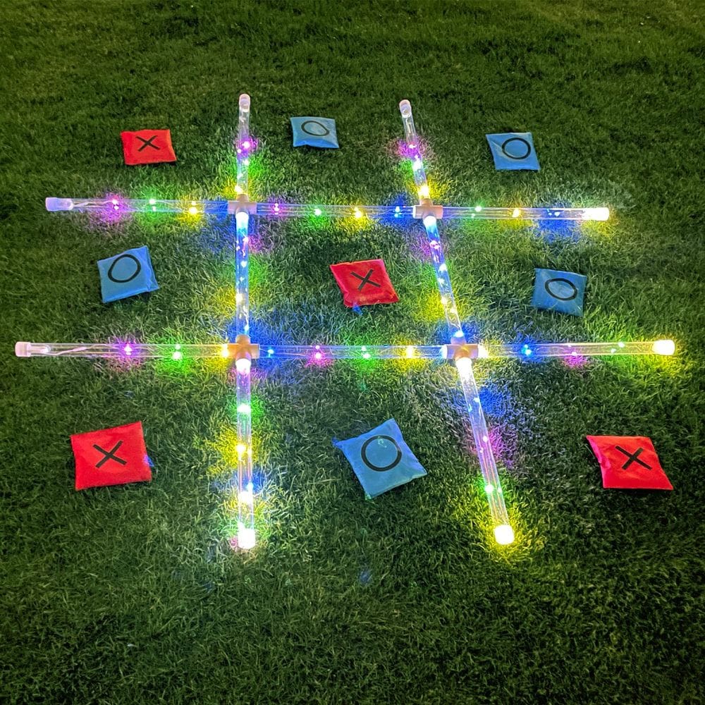 Jogo Giant Tic Tac Toe ao ar livre com luz que brilha no escuro
