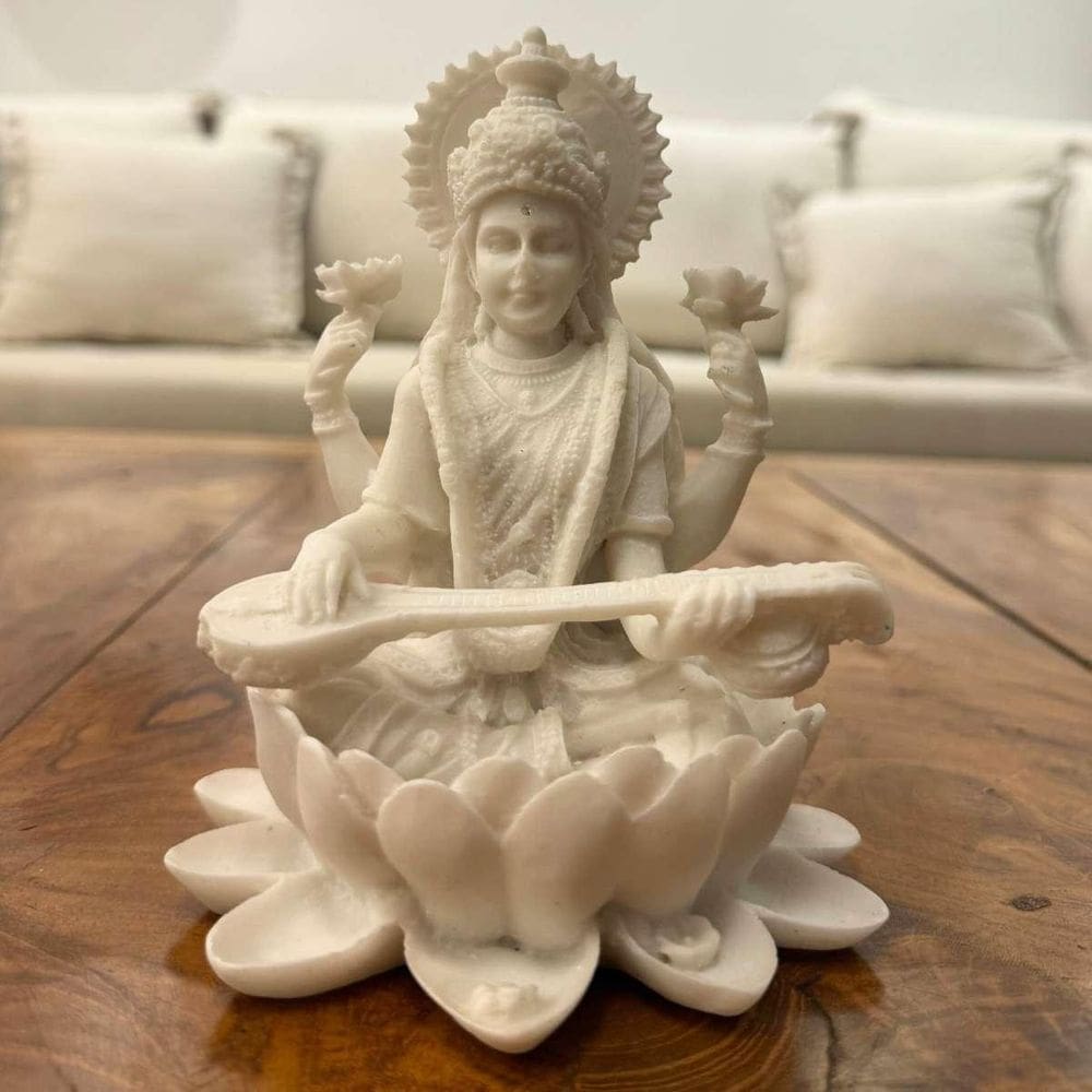 Escultura Sarasvati De Pó De Mármore 15Cm