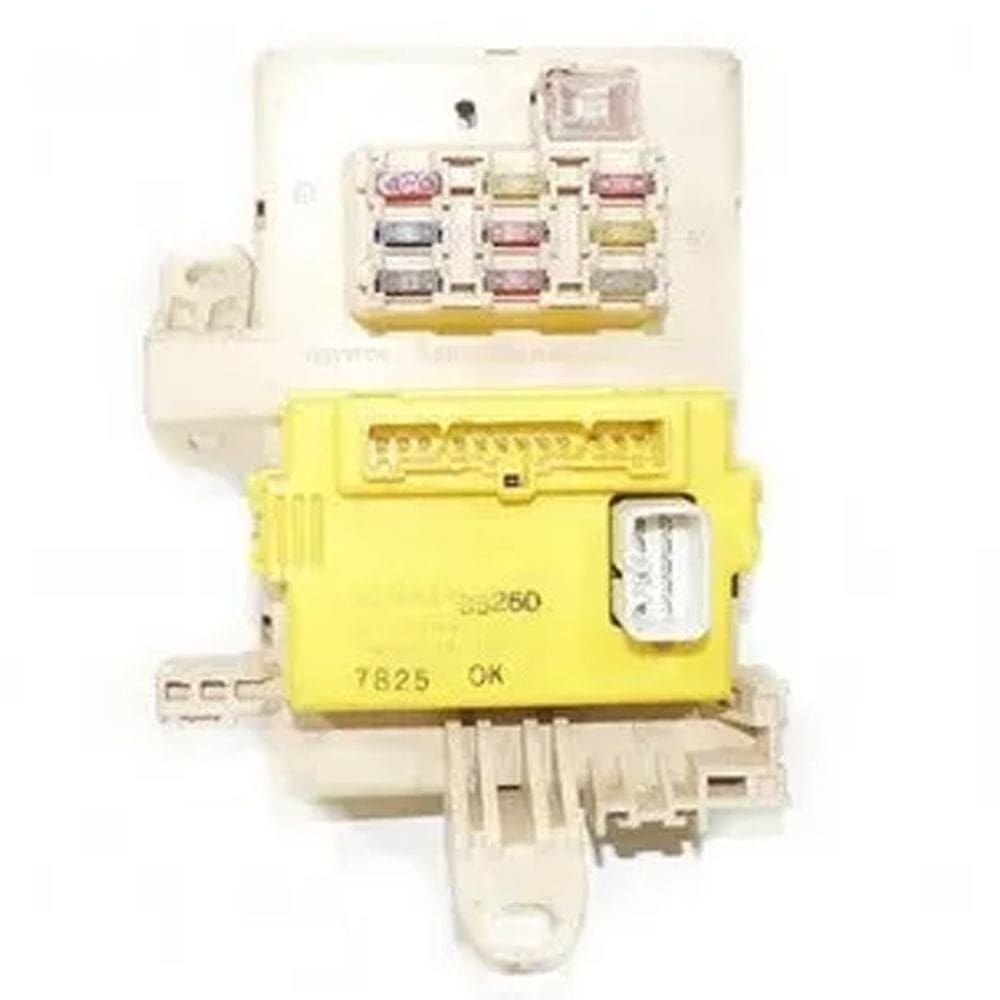 Caixa Fusíveis Módulo Rele Hilux Sw4 8264135260