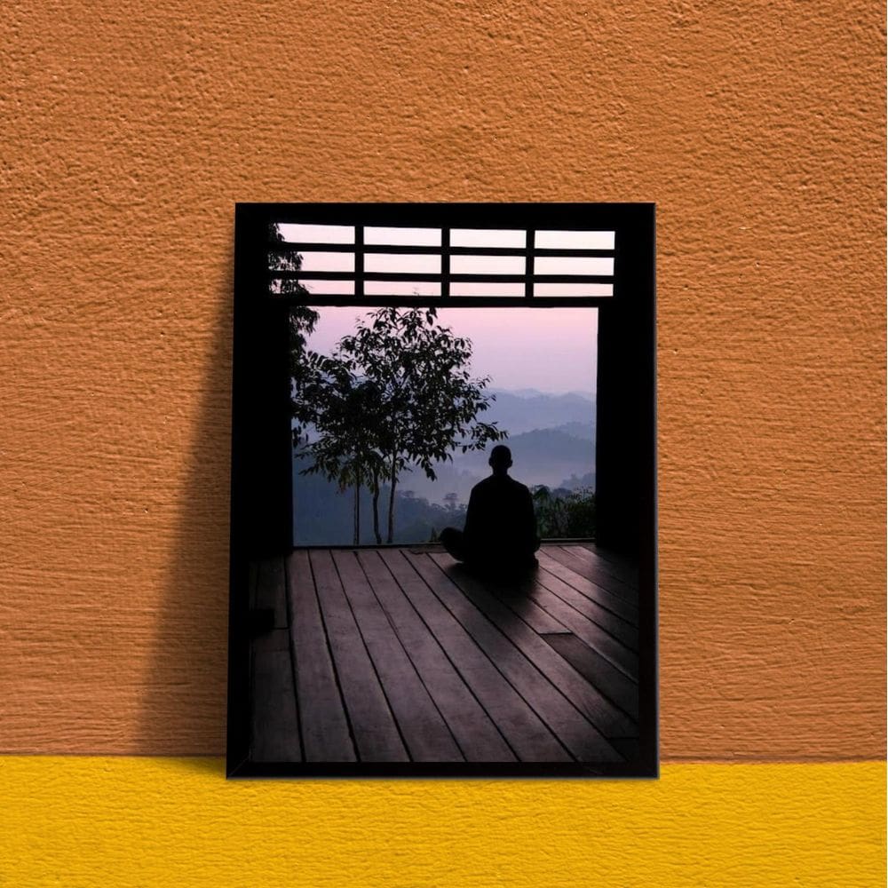 Quadro Meditação Monge 45x34cm - Vidro e Moldura Preta