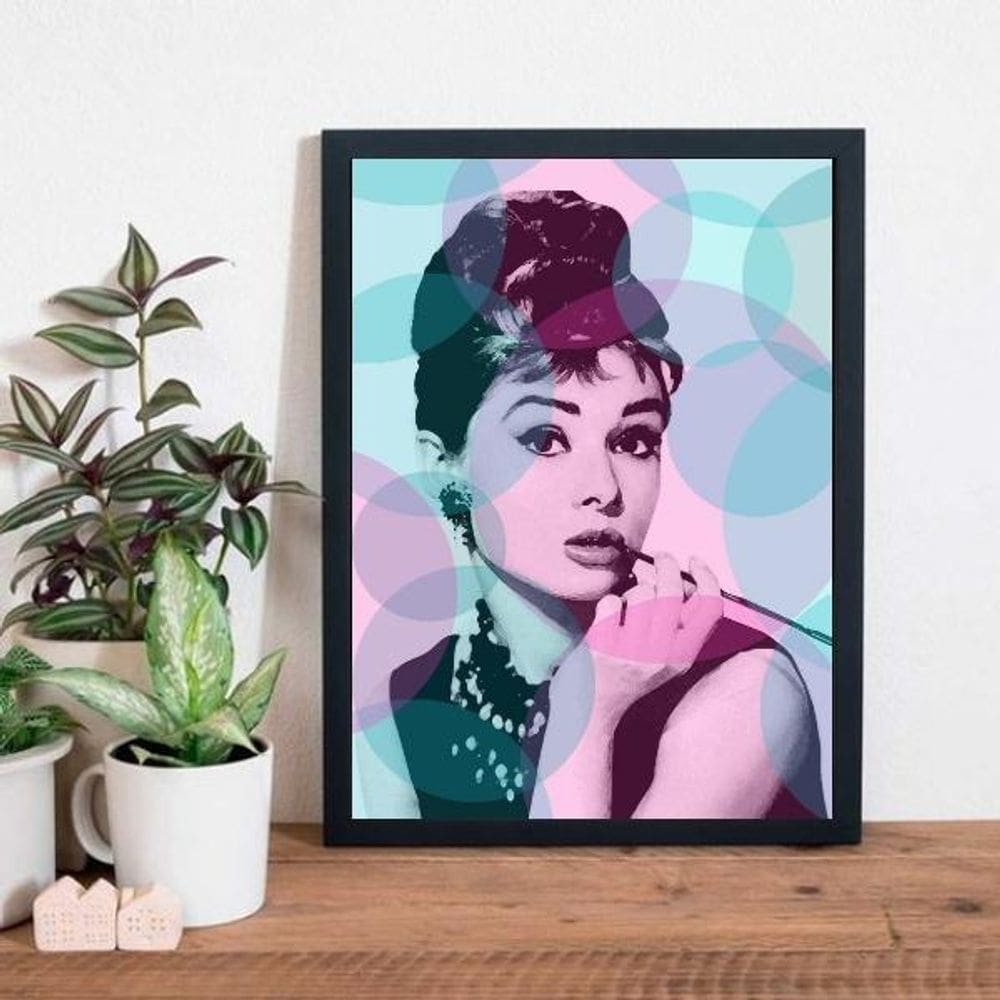 Quadro Artístico Audrey Hepburn Colorido 24X18 Moldura Preta