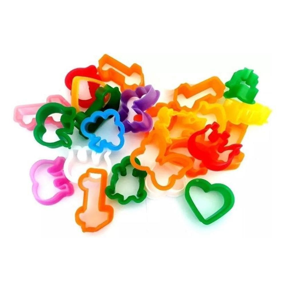 Forminha De Modelar De Plastico Com 15 Pecas Na Solapa