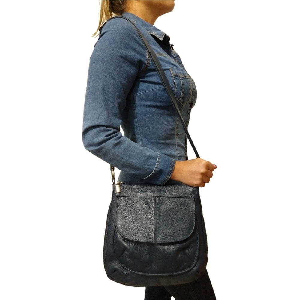 Bolsa Transversal Topgrife Couro Azul Marinho