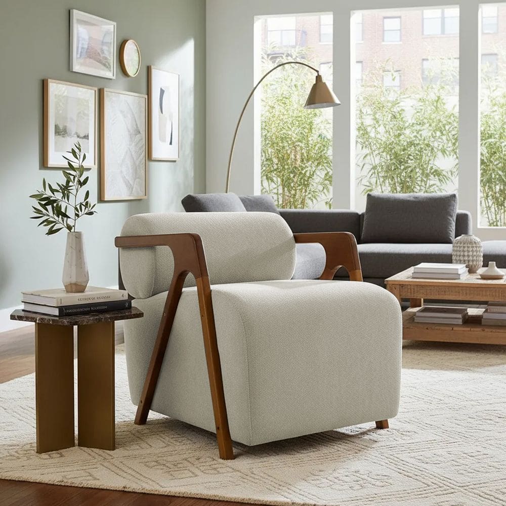 Poltrona Chloe Decorativa Orgânica Bouclé Premium de Luxo para Sala Quarto Recepção Encosto Rolo Estrutura Amadeirada