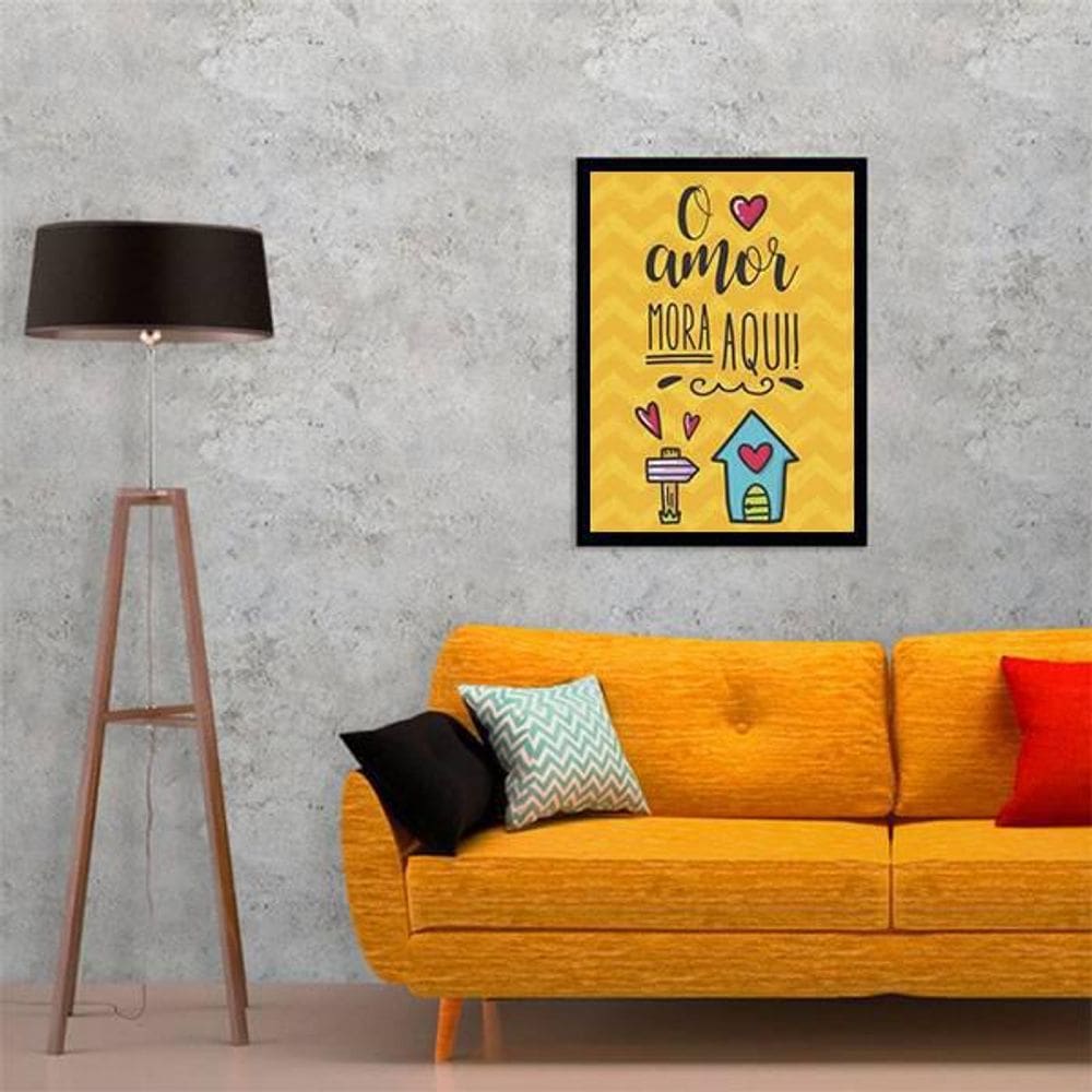 Quadro Decorativo O Amor Mora Aqui 45x34Cm Moldura Preta