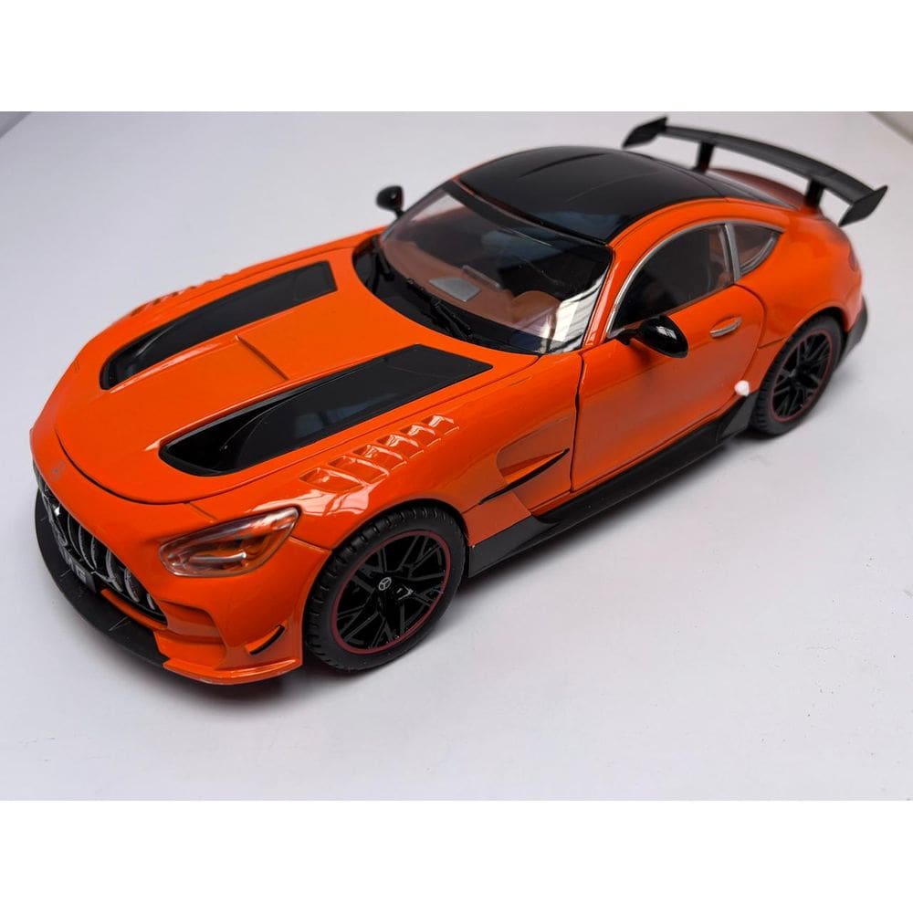 Mercedes Benz Amg GT 1:18 Die Cast  Laranja