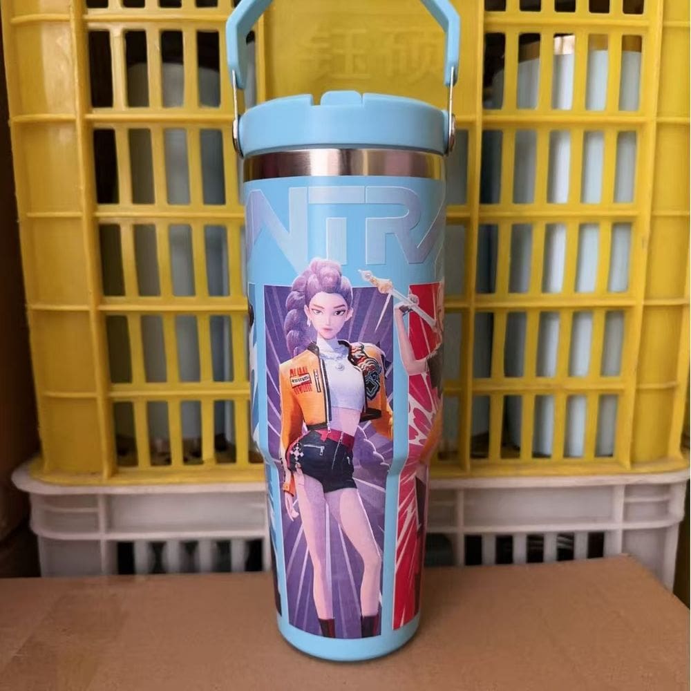 Copo KPop Demon Hunters Isolado em Aço Inoxidável 900 mL