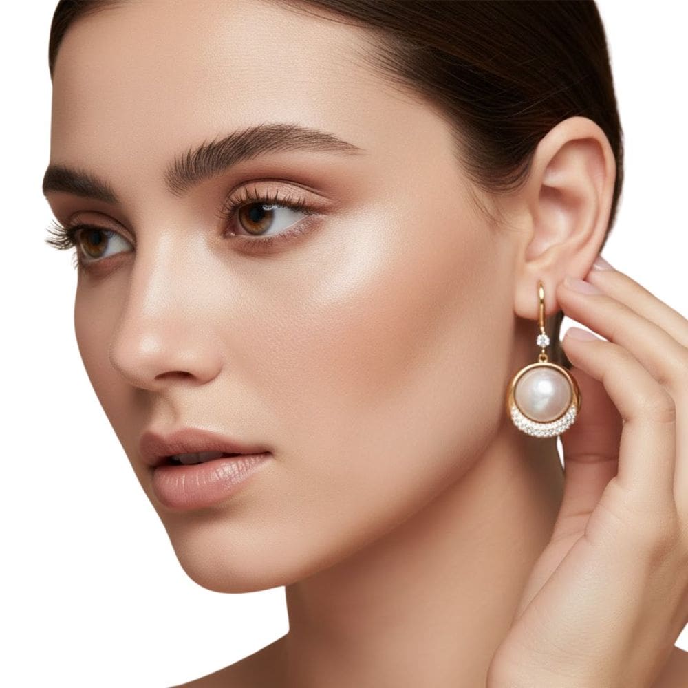 Brinco Feminino Lua Crescente com Pérola e Zircônias Luxo