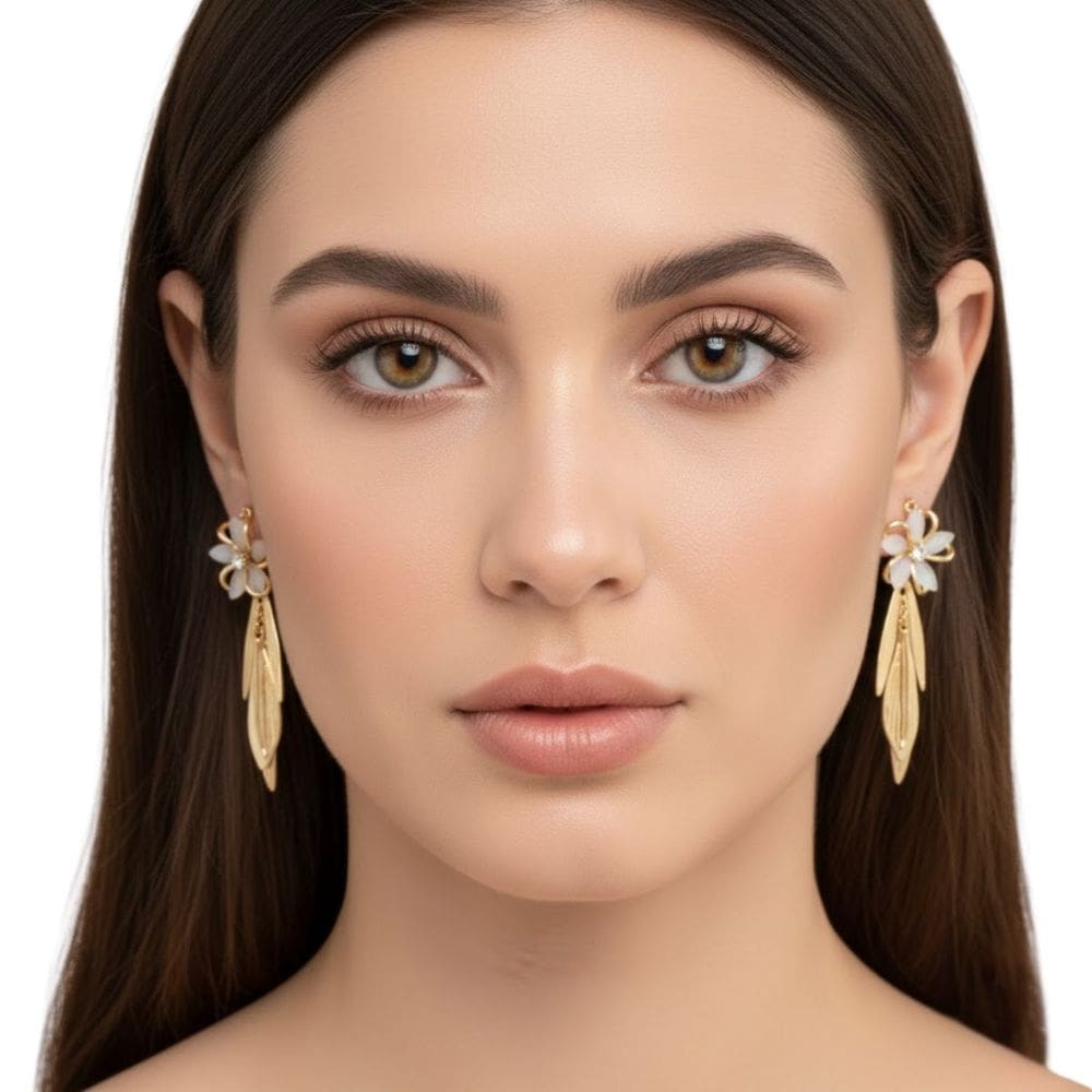 MP - Brinco Feminino Flor de Madrepe rola com