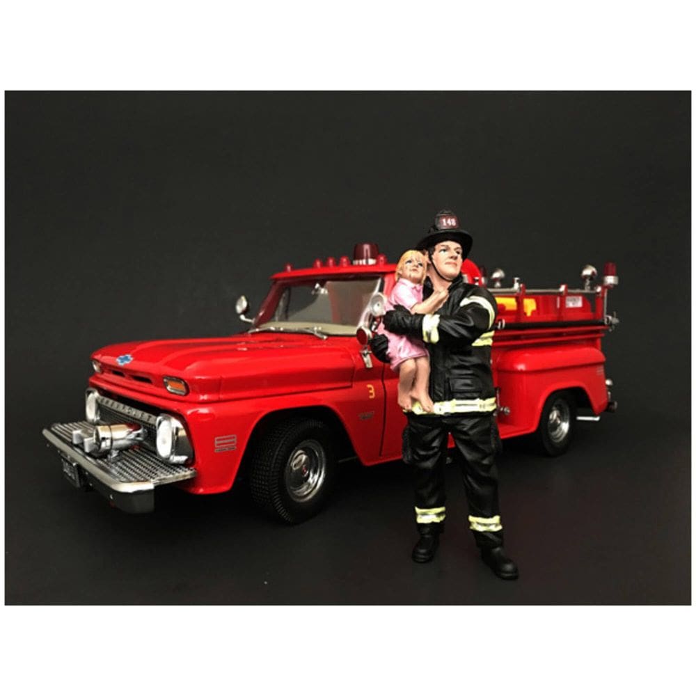 Estatueta American Diorama Firefighter Saving Life w/ Baby 1:18
