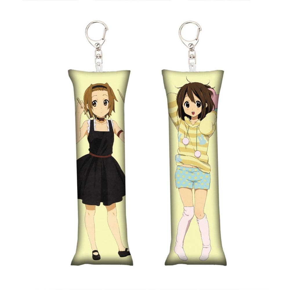 Chaveiro Mini Dakimakura K-On! Yui e Mio Hirasawa e Akiyama