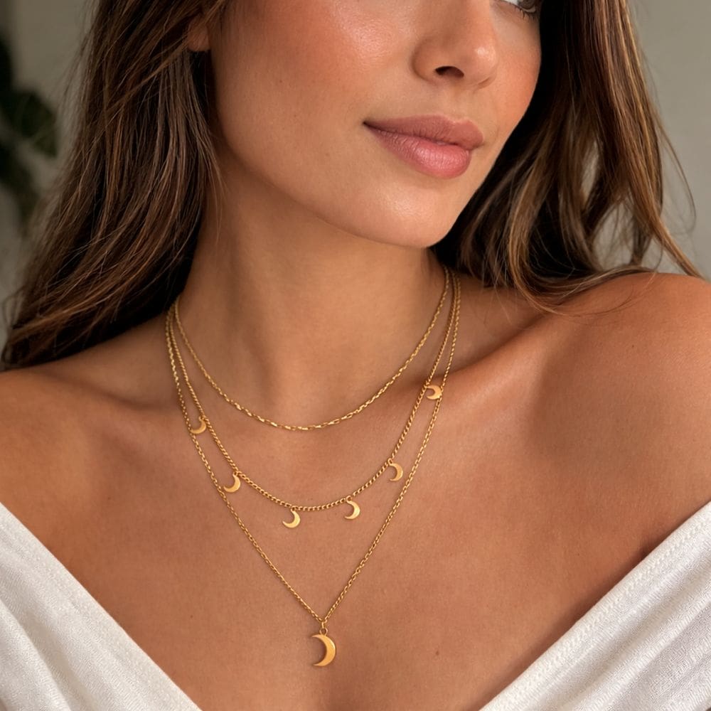 Colar Triplo Lua Crescente Delicado em Aço Inoxidável 316L