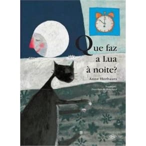 Que Faz A Lua A Noite?